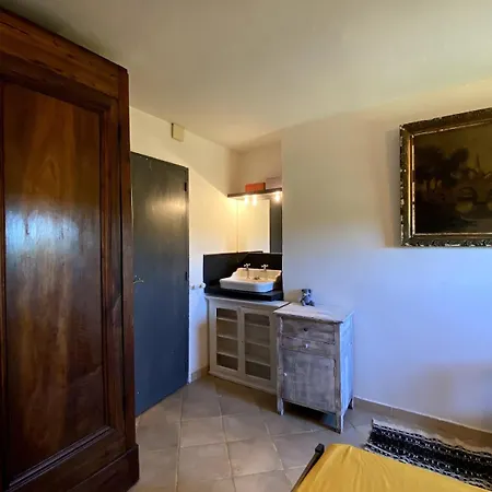 Maison Entiere 5 Min Du Centre D'avignon Les Angles (Gard)