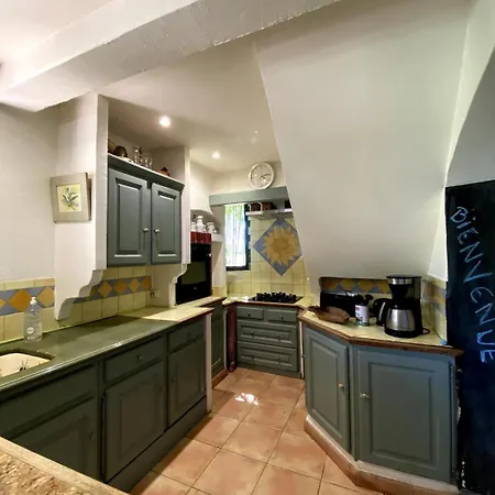 Maison Entiere 5 Min Du Centre D'avignon Les Angles (Gard)