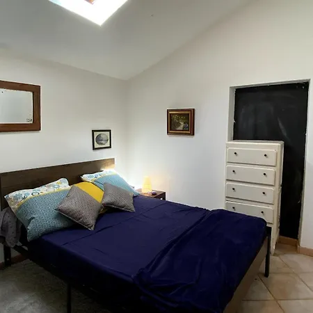 Holiday home Maison Entiere 5 Min Du Centre D'avignon Les Angles (Gard)